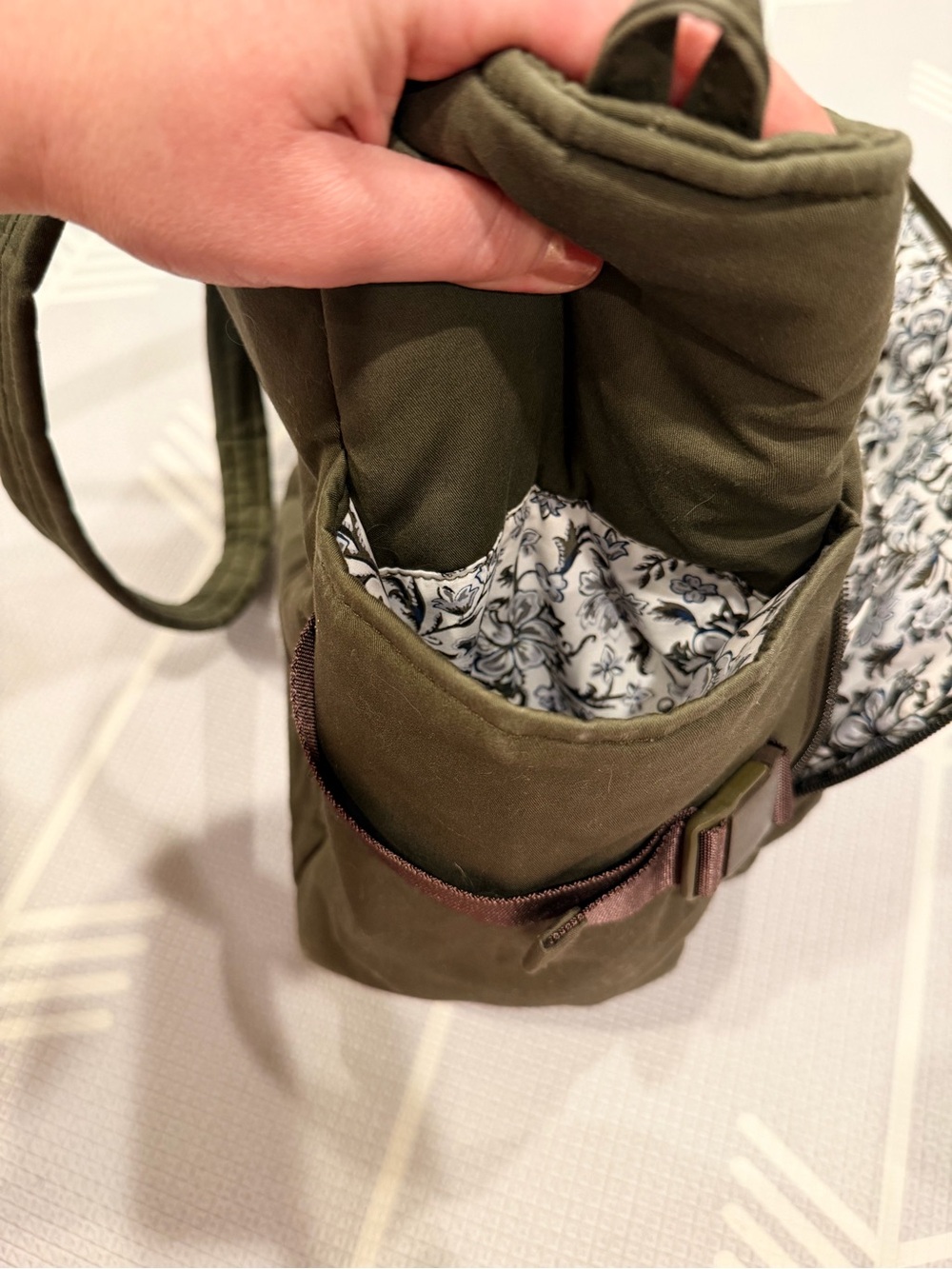 Vera Bradley Olive Green Utility Tote Bag with Removable Strap - Picture 4 of 10